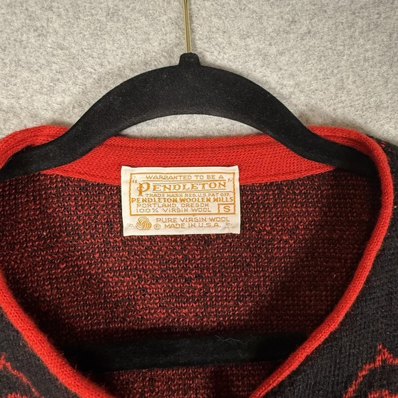 Vintage Pendelton Womens Wool Black Red Nordic Button Cardigan Sweater Sz Small - Picture 5 of 8